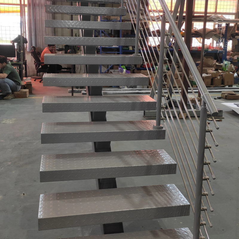 Interior Design Usa - Pagar Tangga Stainless Steel Desain Terbaru