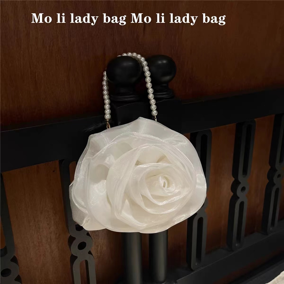 Tas tangan bunga Satin desaine - Interior Design Elegant ulasan dan harga