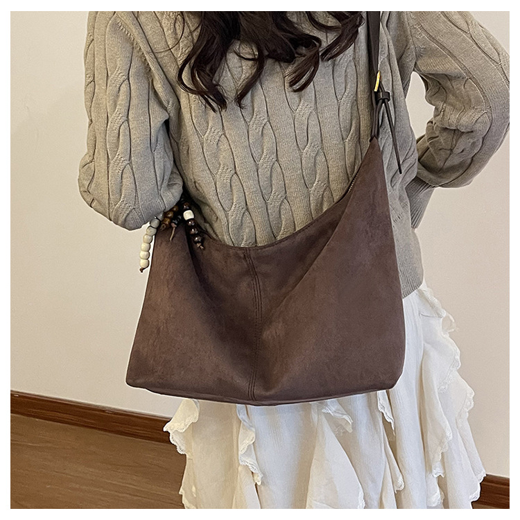Tas Beludru Vintage untuk Wani - Interior Design Elegant ulasan dan harga
